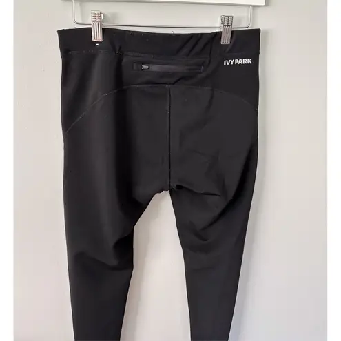 Ivy Park "V" Mid-Rise Ankle Leggings by