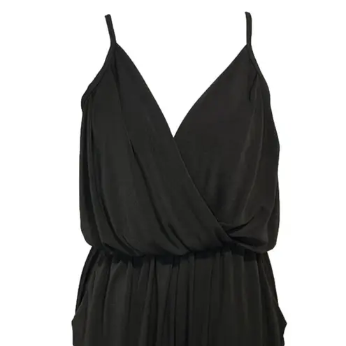 GILLI NWOT black wide leg v neck spaghetti strap light weight jumpsuit