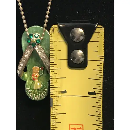 None Vintage Hawaii Souvenir Green Flip Flop Pendant Necklace MC Stamp Rhinestone