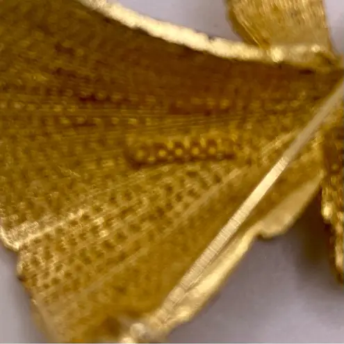 Vintage Signed DODDS Goldtone Angel Brooch – 1960s | Purple Rhinestones | 1.75” Gold