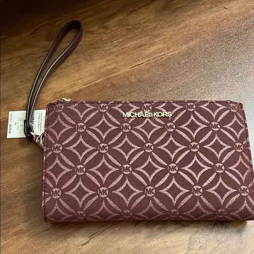 NWT Michael Kors Jet Set Wristlet Purple