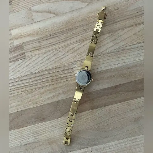 Citizen Eco-Drive Ladies Watch Crystals Pearl Dial Gold Tone Bracelet Solar