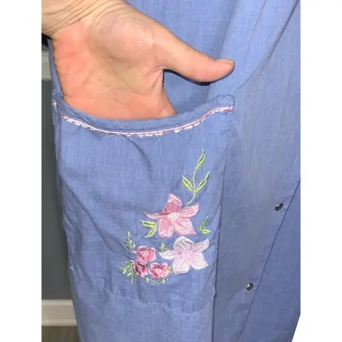 Vintage Smart Time Blue Embroidered Snap Down With Pockets House Coat 1