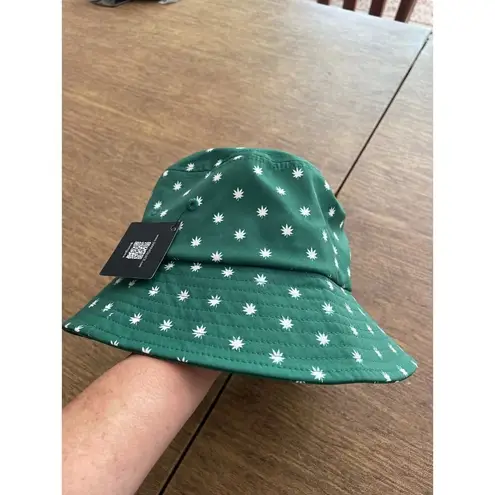 SwingJuice Golf MaryJane Bucket Hat Unisex OS White Leaf Polyester Active New Green