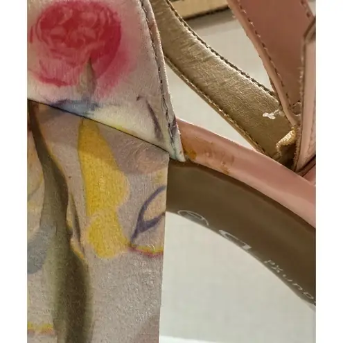 CL by Laundry Size 7.5 / 38 Floral Jody Sandals