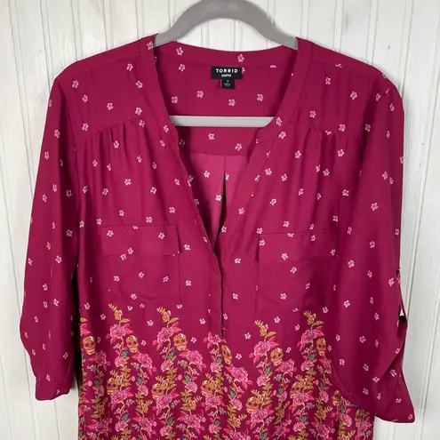 Torrid  Harper 3/4 Sleeve Pullover Blouse Size 1X Floral Red Skull Print V-neck