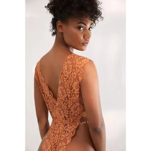 We Are HAH NEW HAH Brown Sugar Cut to the Chase Lace V-neck Lingerie Boho Bodysuit L