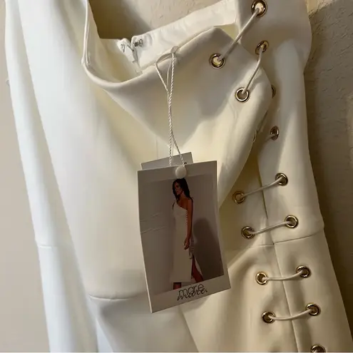 NWT Mare Mare Caliz One Shoulder White Lace Up Dress