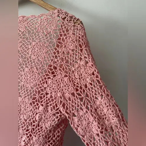 Newport News Vintage 1990’s Adorable Pink Crochet Flower Button Cardigan Sweater