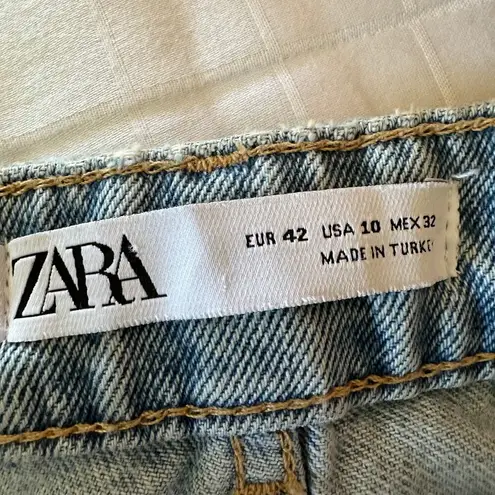 ZARA  | Wide Leg Raw Hem Light Wash Jeans | Size 10