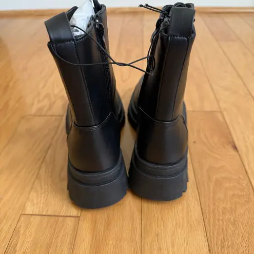 Black Lace Up Ankle Boots with Zipper Accent and Lug Sole for Women size 8