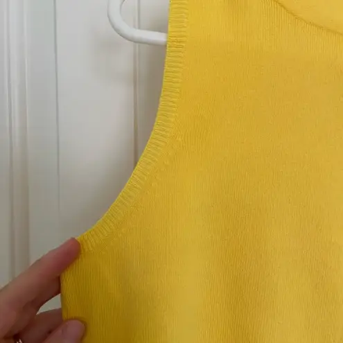 NWOT | Women’s bright yellow decorative button sweater vest — small