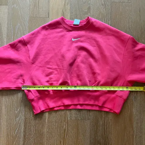 Nike  Women's Pink cropped sweater used
