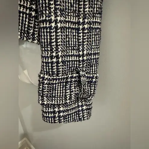 Formula Joven women’s Blue and black tweed cropped blazer See Measurements Size undefined
