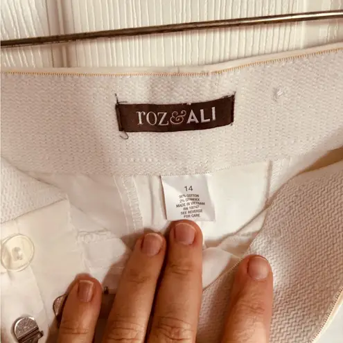 Roz & Ali White Tailored Shorts