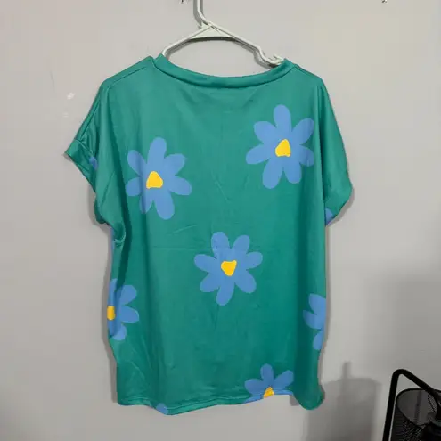 7th Ray NWT Floral Top Women’s Size Medium Green w/ Blue
