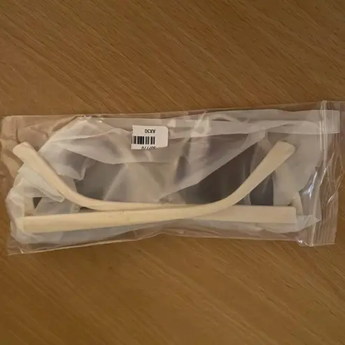 NWT Heart Shape White Sunglassed