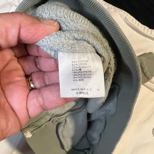 Brandy Melville John Galt Sage Green Cropped Zip-Up Hoodie‎ Casual Athletic Sweatshirt