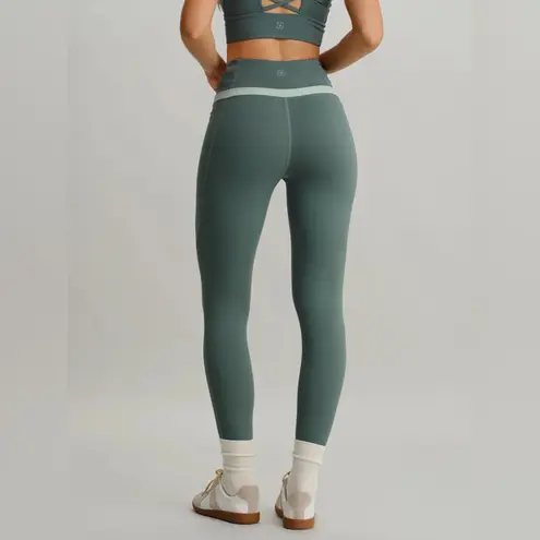 Berlook Activewear Sage Green High Waisted Pockets Leggings 26"