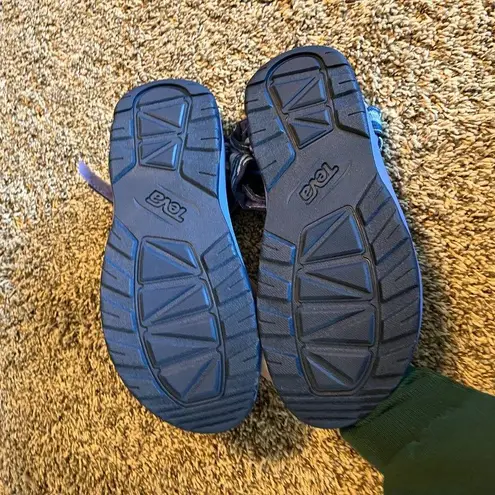 Teva  purple indigo strappy Hurricane sandals