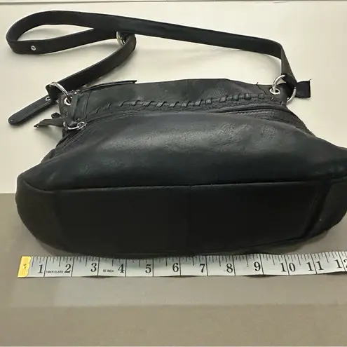 Stone Mountain Versatile Black Leather Shoulder Bag with Adjustable Straps