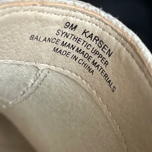 Dolce Vita Black and Gray Ankle Booties Size 9