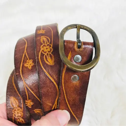 VINTAGE 90s Y2K Brown Tooled Leather Belt Brass Buckle Floral Sz 34 Small Medium