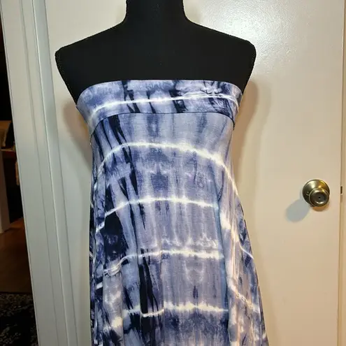 Hot Girl Maxi flowing Blue and White Skirt Size M
