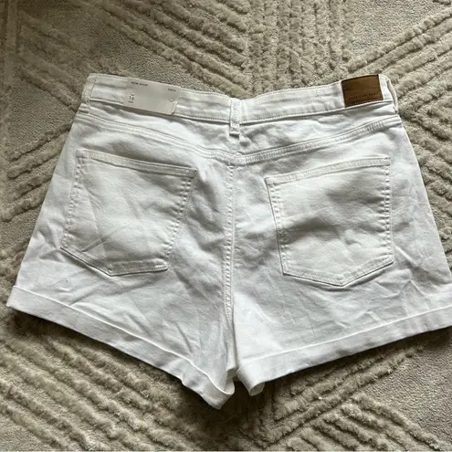 American Eagle  NWT White Mom Short Jean Shorts Distressed High Waist Size 16