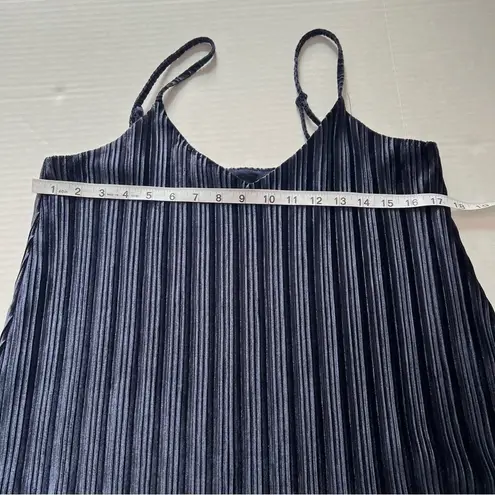 Dalia Collection Dalia Velvet swing tank top spaghetti straps dark blue size small