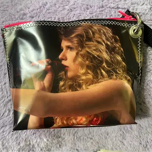 Stylish iconic Taylor swift cosmetic bag Black