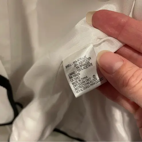 Tahari Cute white black trim reverse tuxedo chunky button blazer pockets rose