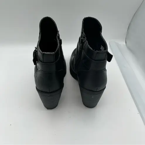 BOC Black Heeled Boots Sleek Minimalist Design Size 8.5