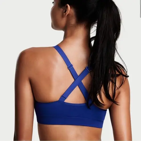 Victoria Sport Strappy-front Seamless Sport Bra