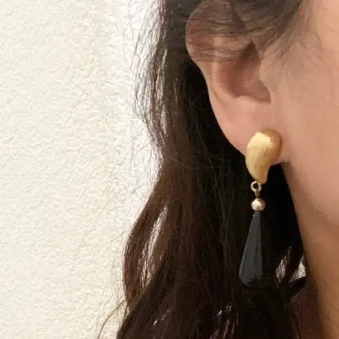 Givenchy Vintage Signed Brushed Gold-tone Black Teardrop Dangle Earrings 10.6g