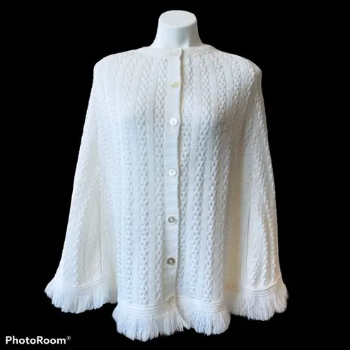 VINTAGE Grandma Cable Knit Handmade Vintage White Poncho Size undefined