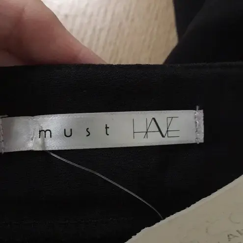 New Women’s Classic Black Women's Skirt Small Ruffle in the Back Size Small