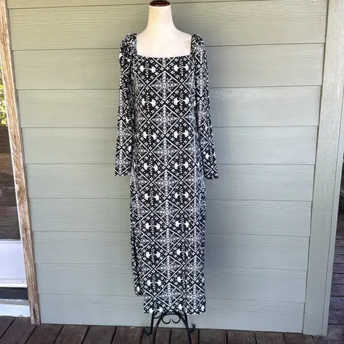 Tuckernuck | Hyacinth House Square Neck “Sabrina” Midi Dress