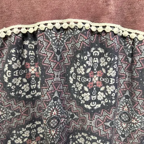 Filly Flair  sleeveless crochet hem boho print babydoll knit top