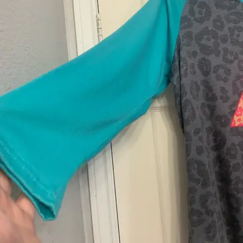 Crazy Train Cheetah Lighting Strike Graphic Christmas Theme XXL T-Shirt. 2568