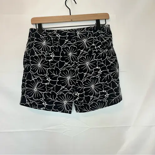 Chelsea & Theodore High Waist Floral Shorts in Black and White Size 8