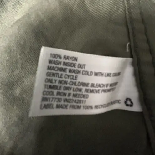 Mossimo Green Camo Button