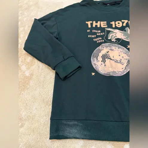 The 1975 at their very best tour 2023 green graphic crewneck women’s medium
