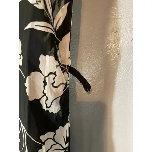 secret treasures black and white floral robe