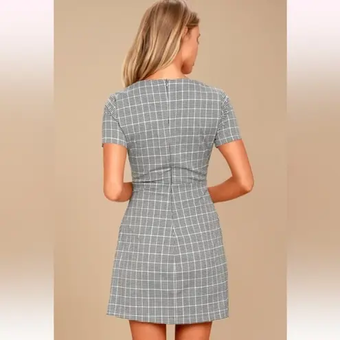 Lulus  black & white micro‎ plaid short sleeve mini dress w/ front back wrap tie