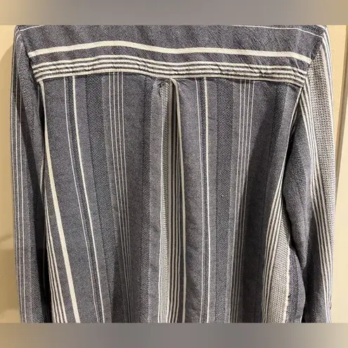 Maeve Anthropologie Size Large Chatham Chambray Blue & White Button Front Shirt