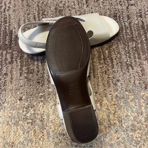 SAS Suntimer Heel Velcro Strap Sandal Size 8