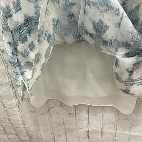 Ecru Women’s 100% Silk Sleeveless V-neck Blouse White Blue Size small