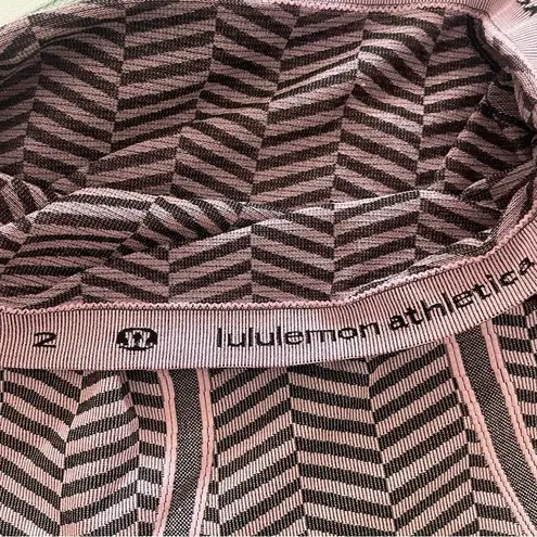 Lululemon Athletica Women’s Swiftly Tech Pink Chevron Racerback Tank Top Size 2