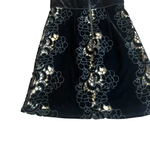 Saylor Black Velvet Cutout Dress Deep V-Neck Cocktail Date Flattering Size Small
